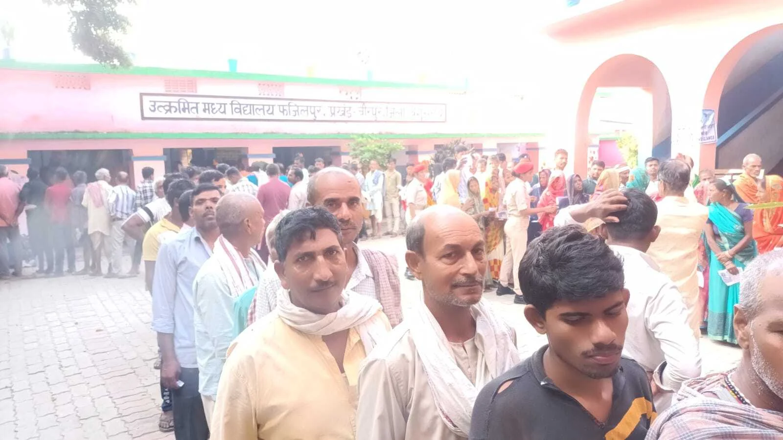 बेगूसराय के वीरपुर में 79 मतदान केंद्रों पर कड़ी सुरक्षा व्यवस्था के साथ 69.76 प्रतिशत हुआ मतदान 3