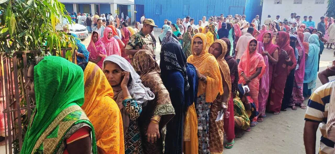 बछवाड़ा में शांतिपूर्ण ढंग से संपन्न हुआ मतदान, महिलाओं में दिखा जबरदस्त उत्साह 5