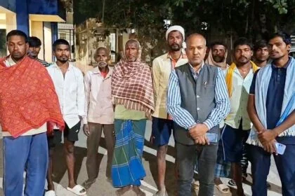 नालंदा में करंट की चपेट में आने से पति-पत्नी की मौत, जर्जर तारों पर ग्रामीणों ने बिजली विभाग पर लगाया लापरवाही का आरोप 4