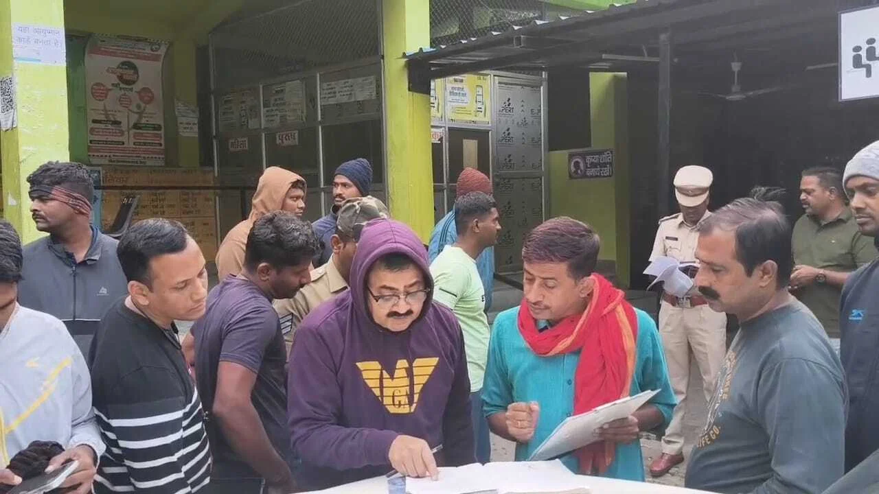 कैमूर: दूसरे चरण के ड्यूटी में तैनात कर्नाटक पुलिस के हेड कांस्टेबल की हार्ट अटैक से हुई मौत, जांच में जुटी पुलिस 2