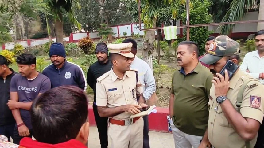 कैमूर: दूसरे चरण के ड्यूटी में तैनात कर्नाटक पुलिस के हेड कांस्टेबल की हार्ट अटैक से हुई मौत, जांच में जुटी पुलिस 1