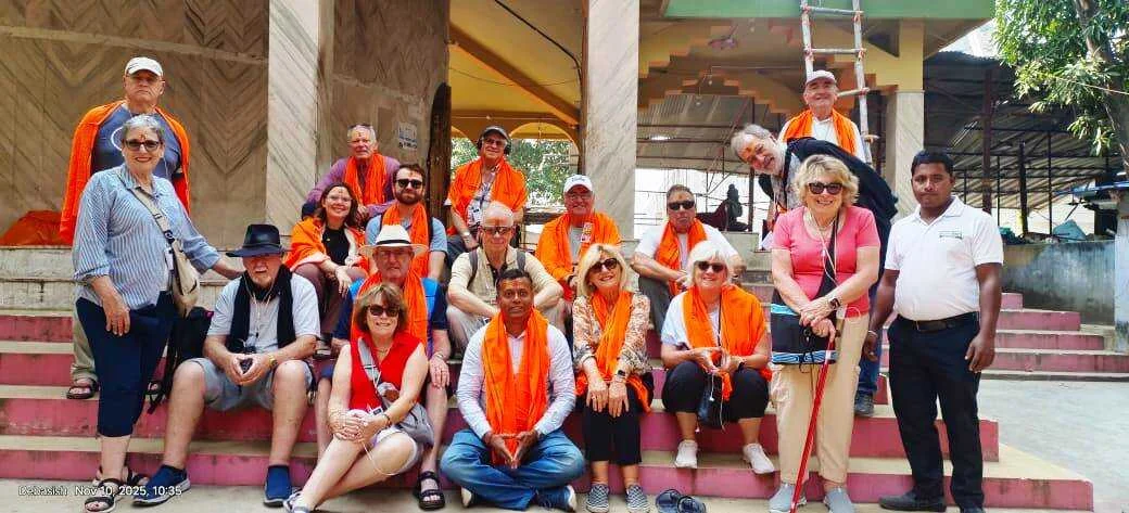 सिमरिया धाम पहुंचे विदेशी सैलानी, गंगा क्रूज से यात्रा करते हुए सर्वमंगला आश्रम में की पूजा-अर्चना 2