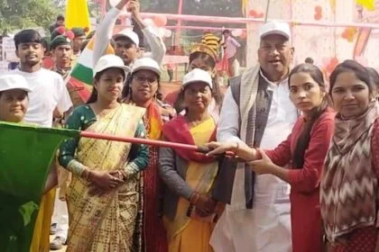 नालंदा: राजगीर में सरदार पटेल की 150 वीं जयंती पर भव्य यूनिटी मार्च का आयोजन, सांसद कौशलेंद्र कुमार ने हरी झंडी दिखाकर मार्च को किया रवाना 2