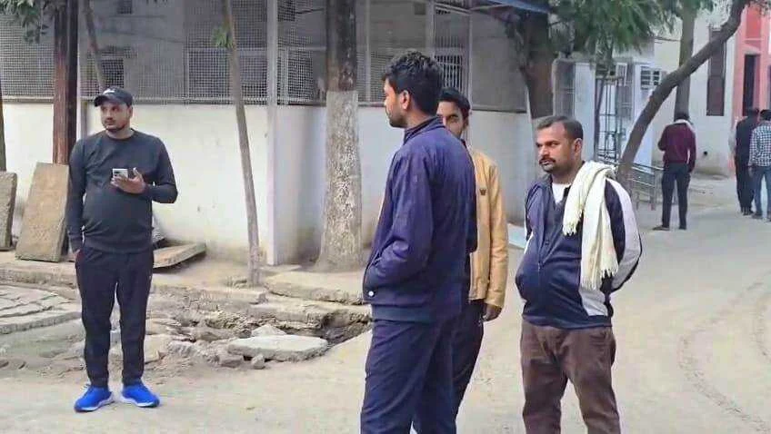 बेगूसराय: मोबाइल झपट्टा मारने के दौरान अपराधियों ने मारा डंडा, चलती ट्रेन से गिरकर युवक की दर्दनाक मौत 2