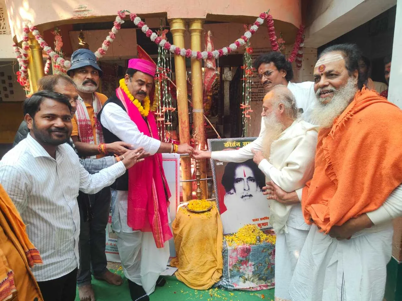 स्मृति शेष कीर्तन सम्राट विन्देशवरी सिंह सूबे बिहार के गौरव थे - विधायक 4