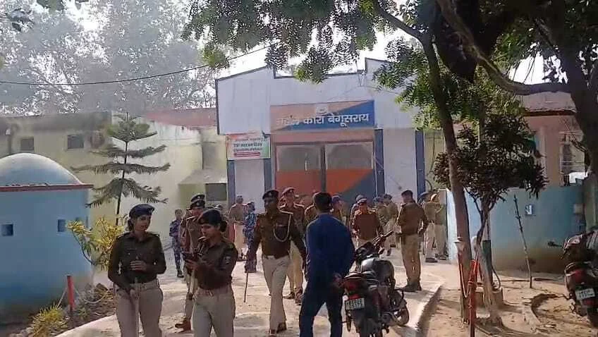 बेगूसराय ट्रेन में मोबाइल छिनतैय के दौरान लाठी के प्रहार से ट्रेन यात्री युवक की मौत, रेल पुलिस पर उठ रहा है सवाल 1