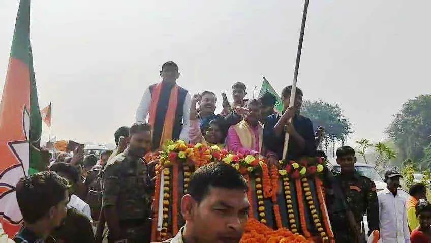 मंत्री बनने के बाद पहली बार बेगूसराय पहुंचे सुरेन्द्र मेहता, सिमरिया में गाजे-बाजे के साथ कार्यकर्ताओं ने किया जोरदार स्वागत 1