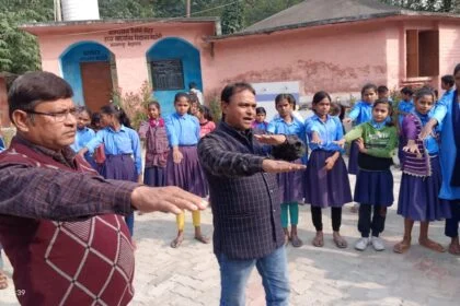 भगवानपुर प्रखंड के मध्य विद्यालय मेहदौली में चली 'स्वच्छता की पाठशाला', बच्चों ने सीखा गीले और सूखे कचरे का अंतर 2