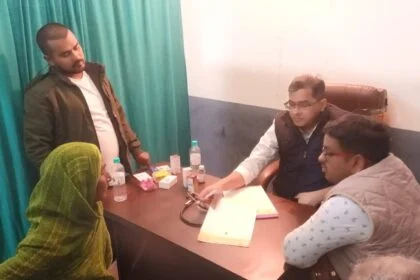 ​निःशुल्क स्वास्थ्य शिविर, 150 से अधिक मरीजों की जांच, मुफ्त दवा का वितरण 77