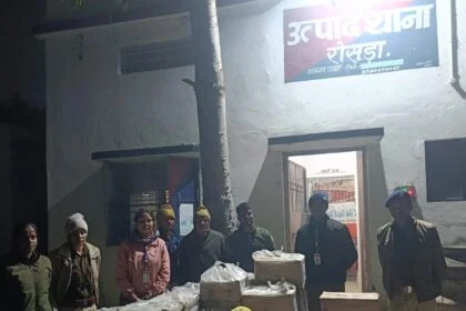 समस्तीपुर: खेत और झाड़ियों में छिपाकर रखी गई थी 1133 लीटर शराब, दो कारोबारी गिरफ्तार 18