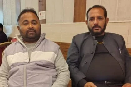 समस्तीपुर में अलाव की व्यवस्था की मांग, जिलाधिकारी को सौंपा गया ज्ञापन 4