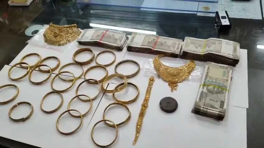 समस्तीपुर: बैंक ऑफ महाराष्ट्र लूटकांड में STF की बड़ी कार्रवाई, 42 लाख के सोने के साथ अपराधी धरमा गिरफ्तार 2