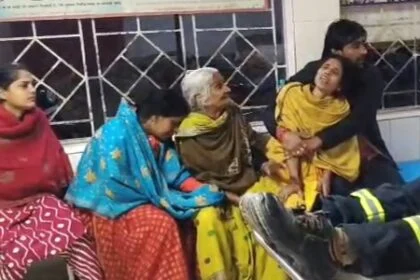 बेगूसराय: रिफाइनरी प्लांट में सुपरवाइजर की संदिग्ध मौत, मुआवजे की मांग को लेकर परिजनों का हंगामा 23