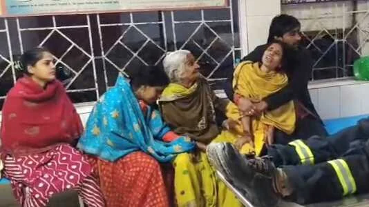 बेगूसराय: रिफाइनरी प्लांट में सुपरवाइजर की संदिग्ध मौत, मुआवजे की मांग को लेकर परिजनों का हंगामा 5