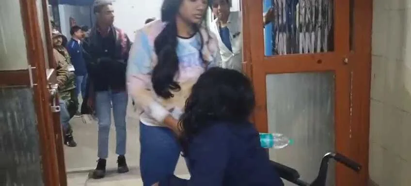 समस्तीपुर: ताजपुर में जमीनी विवाद ने लिया हिंसक रूप, दंपती और दो बेटियों की जमकर पिटाई, सदर अस्पताल रेफर 2