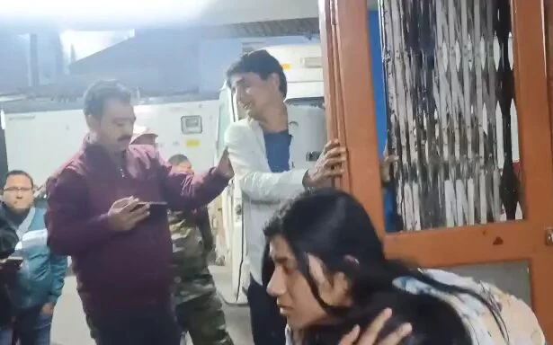 समस्तीपुर: ताजपुर में जमीनी विवाद ने लिया हिंसक रूप, दंपती और दो बेटियों की जमकर पिटाई, सदर अस्पताल रेफर 1