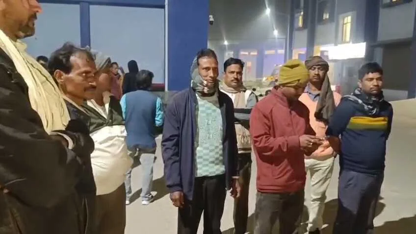नवादा में हैवानियत की हदें पार: फेरीवाले का पिलास से कान काटा, बेरहमी से पिटाई के बाद मौत 3