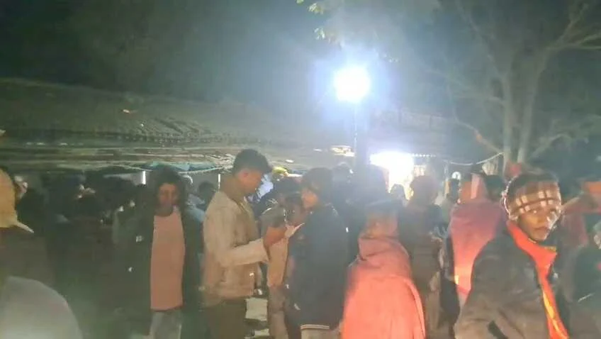 समस्तीपुर: भोज में शामिल होने जा रहे अधेड़ को लहरियाकट बाईक चालक ने मारी टक्कर!  बाईक चालक समेत 03 घायल ! दो की हालत नाजुक 3