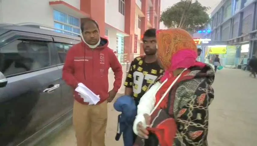 बेगूसराय में रिश्ते हुए शर्मसार: जमीन के टुकड़े के लिए खून का प्यासा हुआ भाई, तलवार और गड़ासे से पूरे परिवार को किया लहूलुहान 2