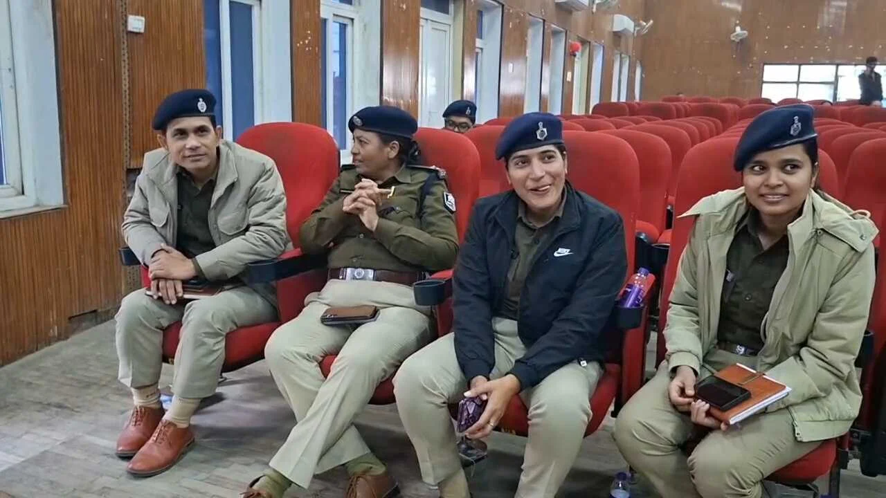 बिहार शरीफ में राष्ट्रीय महिला आयोग का “आपके द्वार” कार्यक्रम, कई मामलों की हुई सुनवाई 2