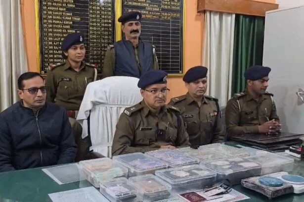 बेगूसराय में स्मैक तस्करी के अंतरराष्ट्रीय सिंडिकेट का भंडाफोड़: 80 लाख का स्मैक और 20 लाख कैश बरामद 7