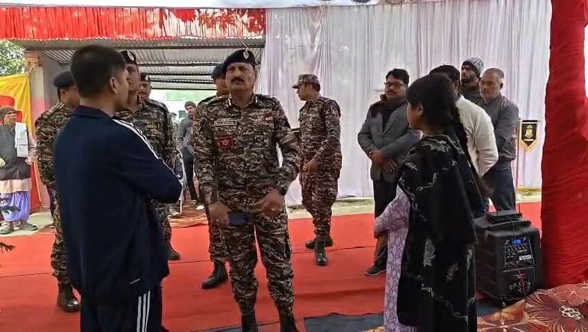 समस्तीपुर: सीआरपीएफ डीजी जीपी सिंह का दौरा टला,मौषम के कारण नहीं भर सका हेलीकॉप्टर उड़ान 2