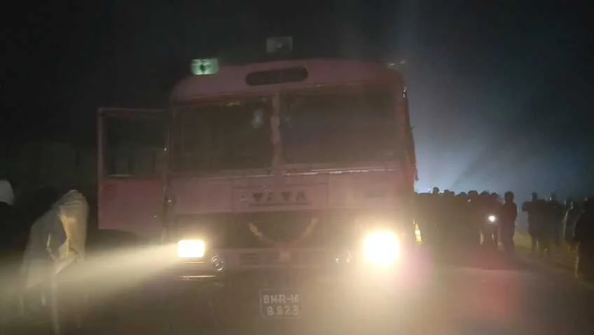 समस्तीपुर: अनन्या मोटर्स में भीषण आग, 12 से अधिक कारें जलकर राख; करोड़ों का नुकसान 3