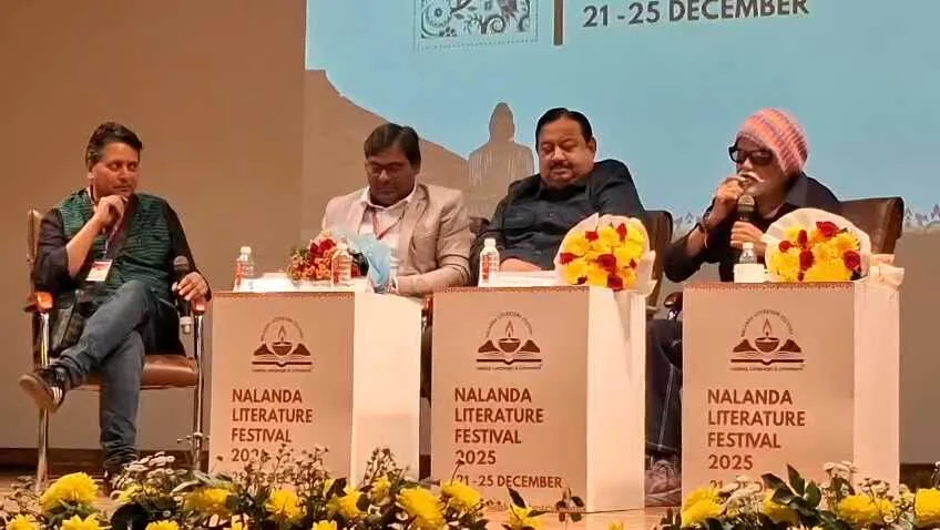 नालंदा लिटरेचर फेस्टिवल 2025 में शिरकत करने पहुंचे एक्टर संजय मिश्रा, बिहार अब क्राइम कैपिटल नहीं रहा हैं अब बदल रहा हैं हमारा बिहार 14