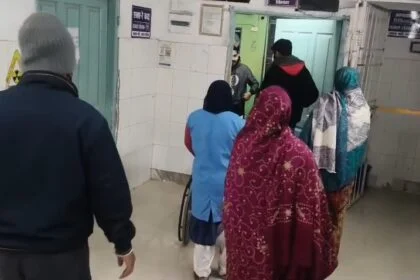 बेगूसराय में अपराधियों का नंगा नाच: कपड़ा व्यवसायी के पूरे परिवार को बेरहमी से पीटा, महिला से 4 लाख के जेवर लूटे 53