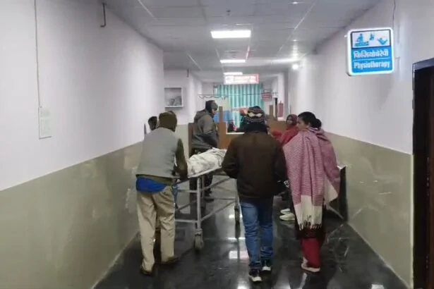 बेगूसराय खाकी की तत्परता से बची जिंदगी: डंडारी में आत्महत्या की कोशिश कर रहे युवक को पुलिस ने समय रहते अस्पताल पहुंचाया 3