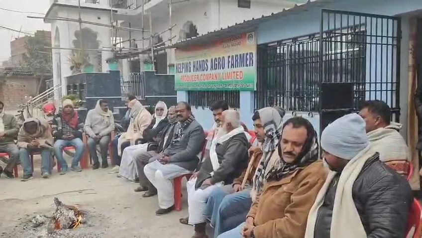 समस्तीपुर: ताजपुर में जदयू का सदस्यता अभियान, पूर्व विधायक विद्यासागर निषाद की मौजूदगी में सैकड़ों युवाओं ने थामा 'तीर' 2