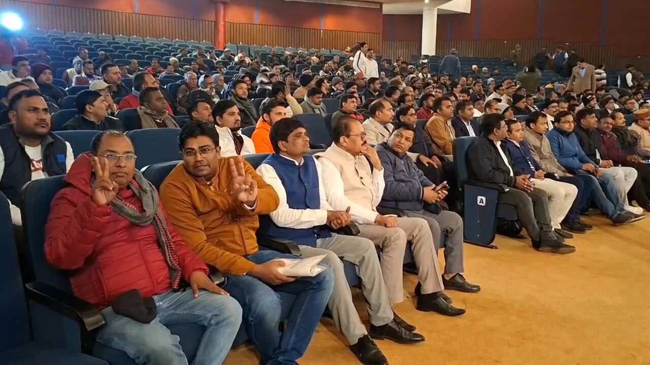 नालंदा: स्टेट बैंक ऑफ इंडिया स्टाफ एसोसिएशन पटना मंडल का 11 वां त्रैवार्षिक आमसभा राजगीर स्थित इंटरनेशनल कॉनवेंशन सेंटर में हुआ सम्पन्न 3