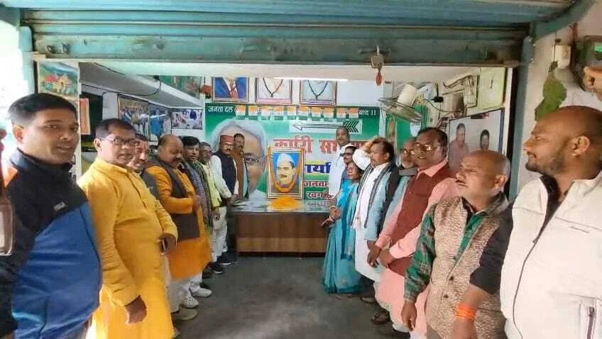 खगड़िया: भारत रत्न डॉ. राजेंद्र प्रसाद की 141वीं जयंती जदयू कार्यालय में श्रद्धा और सम्मान के साथ मनाई गई 3