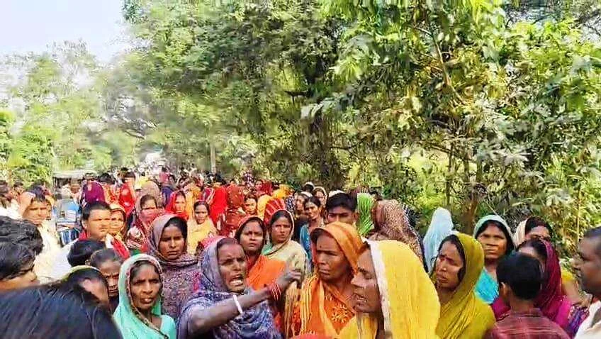 समस्तीपुर में खौफनाक वारदात: हत्या कर दूसरी जगह फेंका युवक का शव, बुलेट को खरही से ढका 1