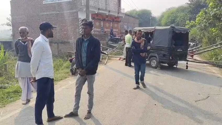 समस्तीपुर में खौफनाक वारदात: हत्या कर दूसरी जगह फेंका युवक का शव, बुलेट को खरही से ढका 3