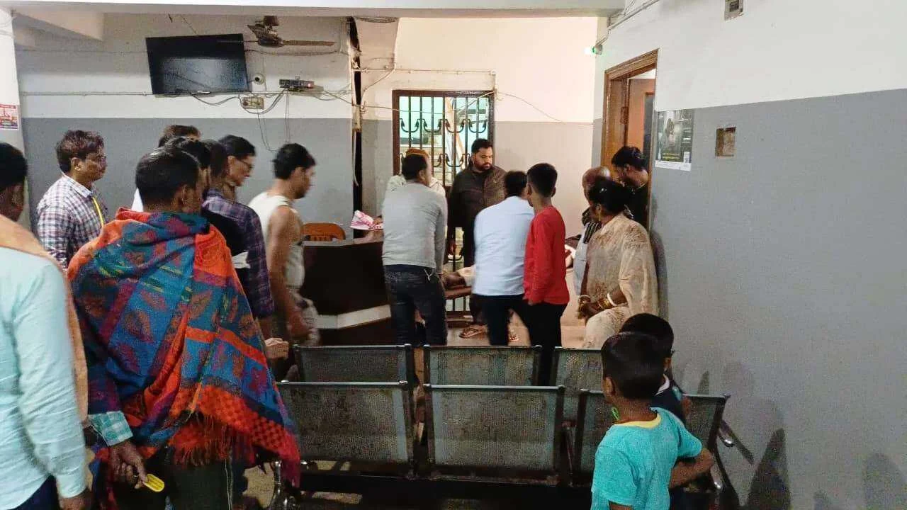 बछवाड़ा के एनएच-28 पर कार और टेम्पो की भीषण टक्कर, 9 लोग घायल, एक की हालत गंभीर 5