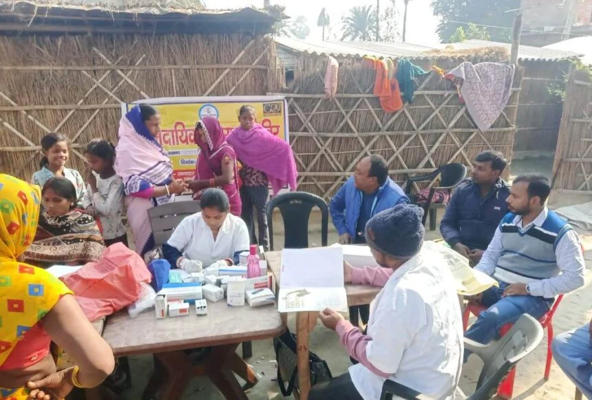 समस्तीपुर: सरायरंजन के मुसहर टोला में लगा स्वास्थ्य जांच शिविर, किशोरियों और महिलाओं का हुआ हिमोग्लोबिन चेकअप 1