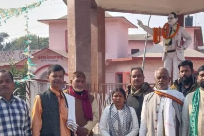 बरौनी प्रखंड में बाबा साहेब अंबेडकर की पुण्यतिथि पर श्रद्धांजलि, प्रखण्ड मुख्यालय में माल्यार्पण कर किया गया नमन 4