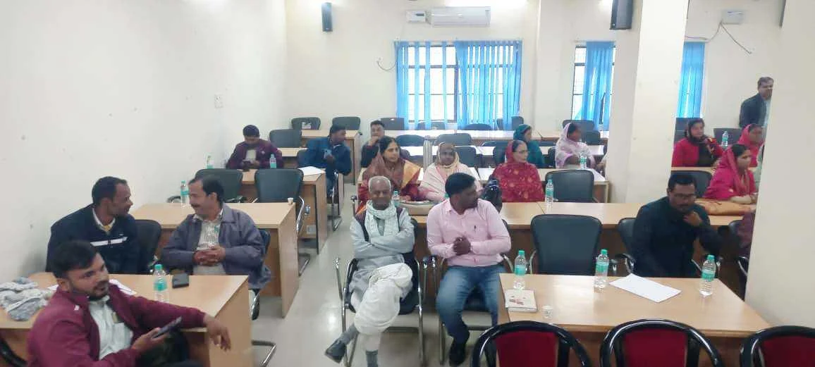 बछवाड़ा प्रखंड कार्यालय में पंसस की बैठक, अनुपस्थित अधिकारियों पर कार्रवाई की अनुशंशा, सेविका बहाली और राशन कार्ड में धांधली का मुद्दा हावी 3