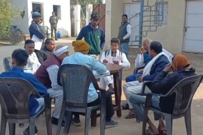 नालंदा: इस्लामपुर जेडीयू विधायक रुहैल रंजन का औचक निरीक्षण, एकंगरसराय CHC में लापरवाही उजागर, विधायक के निरीक्षण में अस्पताल में अव्यवस्था, प्रभारी चिकित्सा पदाधिकारी गायब 12