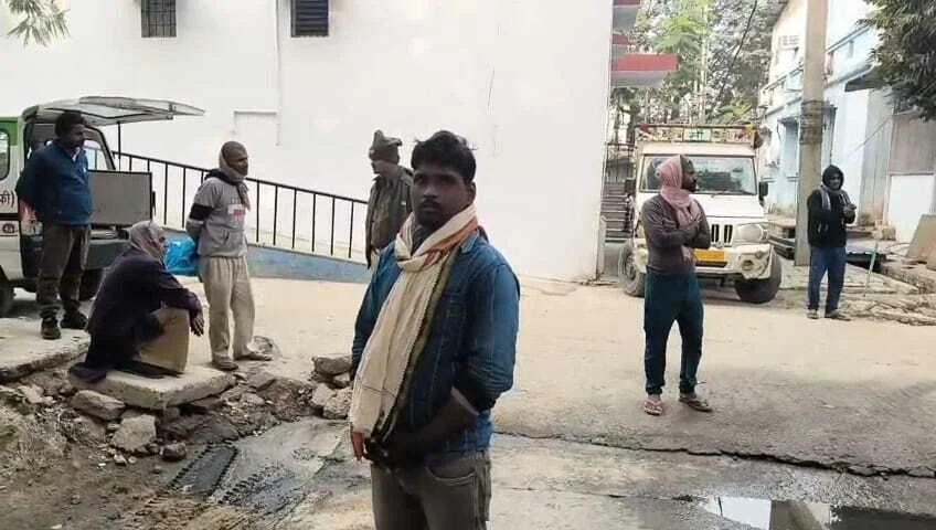 बेगूसराय  में 5 दिसंबर से लापता युवक का शव पानी भरे गड्ढे में तैरता हुआ मिला, इलाके में मची हड़कंप 2