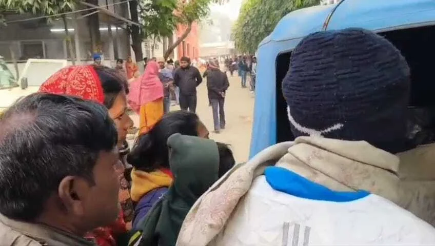 बेगूसराय में अपराधियों का खौफ! युवक की हत्या कर शव को पेड़ से टांगा, इलाके में फैली सनसनी 2