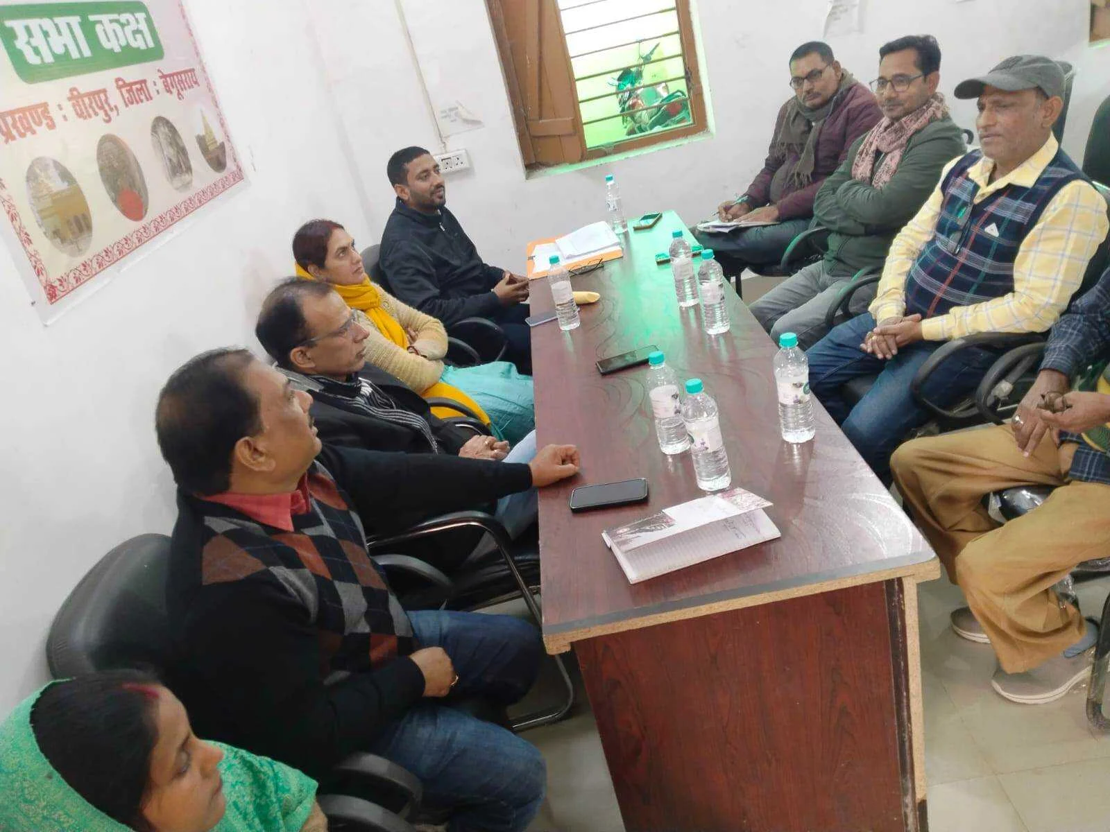 वीरपुर प्रखंड अनुश्रवण समिति का बड़ा फैसला: खाद दुकानदारों को तय समय पर दुकान खोलना और मूल्य-स्टॉक दर्शाना होगा अनिवार्य 2