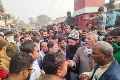 बीहट बाजार में बुलडोजर कार्रवाई पर दो दिन की रोक: पूर्व विधायक के हस्तक्षेप के बाद सीमांकन का निर्णय 19