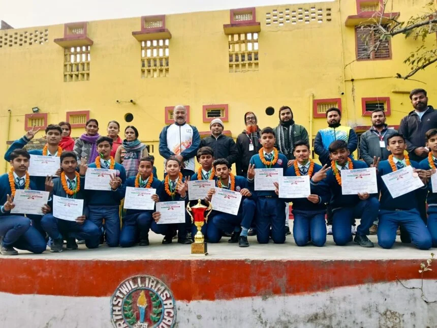 हॉकी खेल प्रतियोगिता में विजय प्राप्त करने वाले खिलाड़ियों को किया गया सम्मानित 1