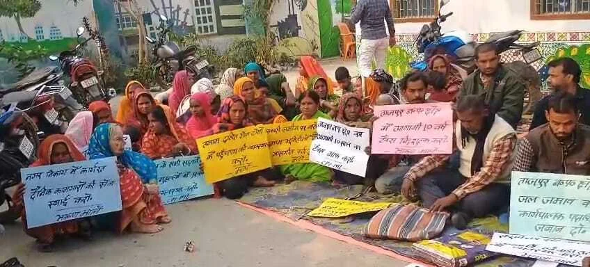 समस्तीपुर: वैकल्पिक व्यवस्था की मांग को लेकर भाकपा माले का नगर परिषद कार्यालय पर प्रदर्शन, 'पक्षपातपूर्ण' अतिक्रमण हटाने का आरोप 2