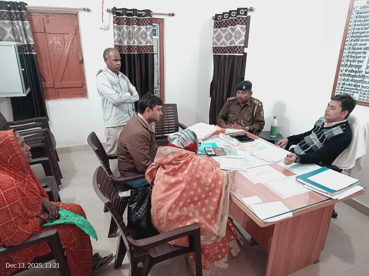 वीरपुर अंचल कार्यालय में जनता दरवार का किया गया आयोजन,दो मामले का हुआ निष्पादन 2