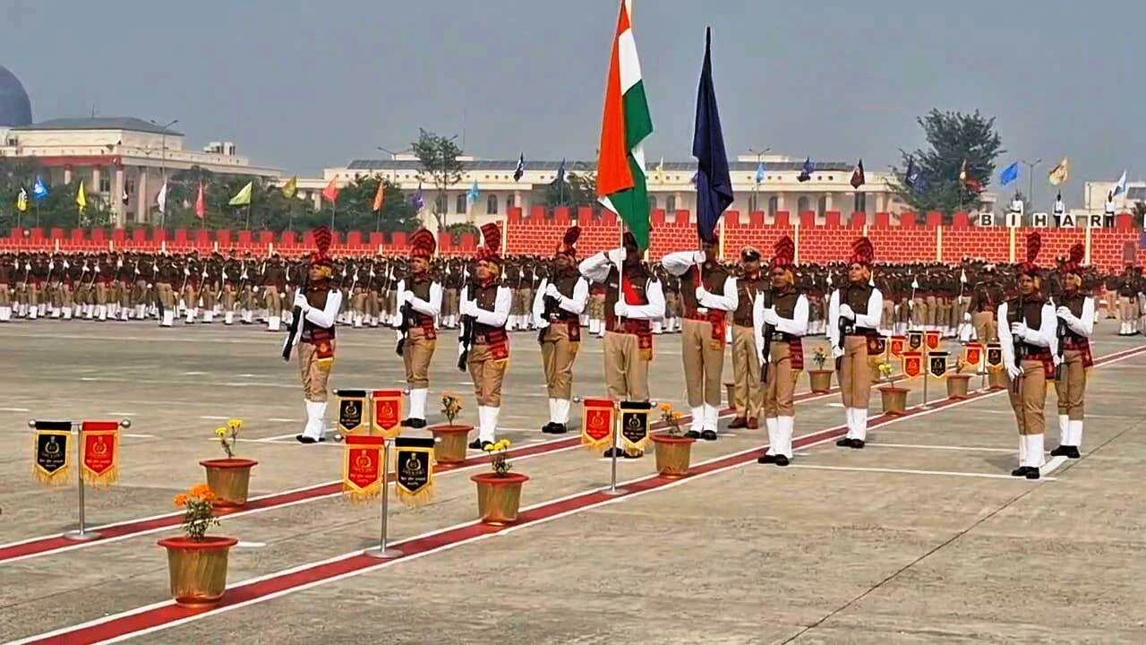 राजगीर पुलिस अकादमी: बिहार पुलिस को मिले 1218 नए 'जांबाज', सीएम नीतीश और डिप्टी सीएम ने ली परेड की सलामी 4