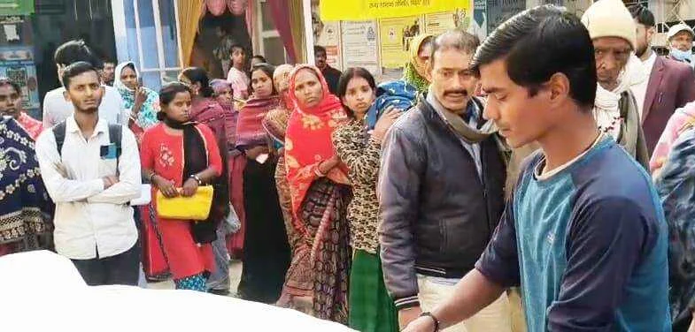 बेगूसराय में तेज रफ्तार ट्रक ने एक युवक को कुचला, युवक की घटनास्थल पर ही दर्दनाक मौत 1