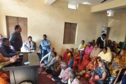 वीरपुर पुर्वी पंचायत में ग्रामसभा का हुआ आयोजन, विभिन्न योजनाओं पर की गयी चर्चा 15